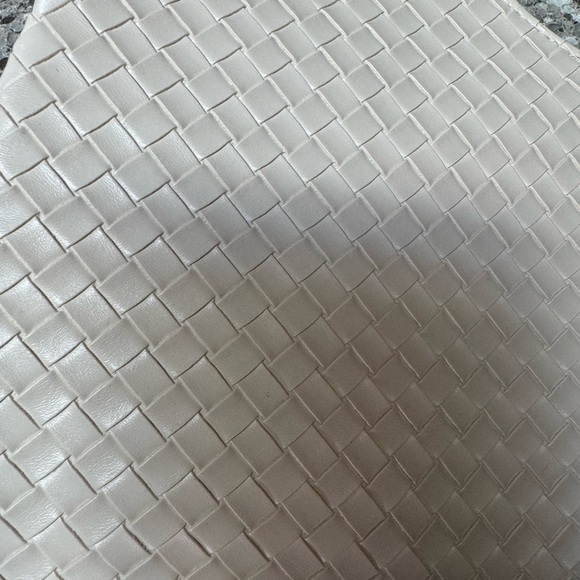 Ulta Beauty Black and Cream Tote Bags - Picture 5 of 7